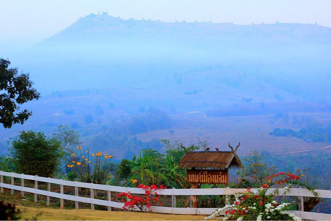 มนต์เมืองแจ่ม Hotell Mae Chaem Exteriör bild